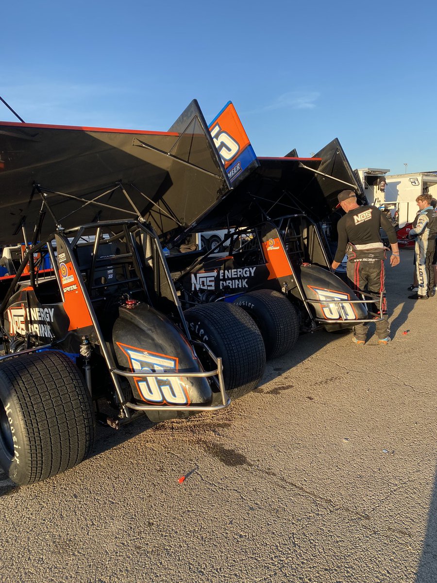 alterfx's tweet image. I spy another @NosEnergyDrink 55 tonight at @dirtoval66 with @clintonboyles98 👀 @WorldofOutlaws