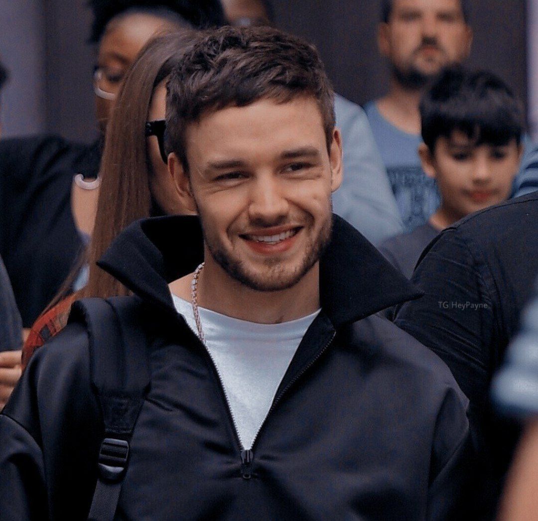 Golden_MoNyCaH's tweet photo. I will try to keep sharing happy Liam pics to drown the pic that none of us wants to see!!❤️❤️❤️❤️❤️
#WeLoveYouLiam #LiamPayne #LightForLiam #LiamPayneForever https://t.co/KsBWVt4rwa