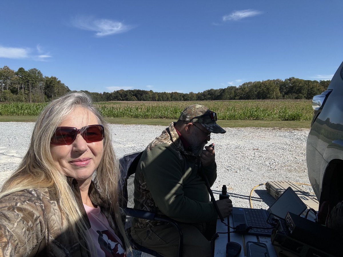 PINKhikes's tweet photo. We had fun, hope you did as well !! Thanks to our 92 #QSOs , #hunters and #Park2Park contacts, #73 de #HikinNHammin & #PINKhikes #supportyourparksweekend #POTA #ParksOnTheAir #HamRadio #HamRadioCouple #US0161 https://t.co/fwnPTlfBtl