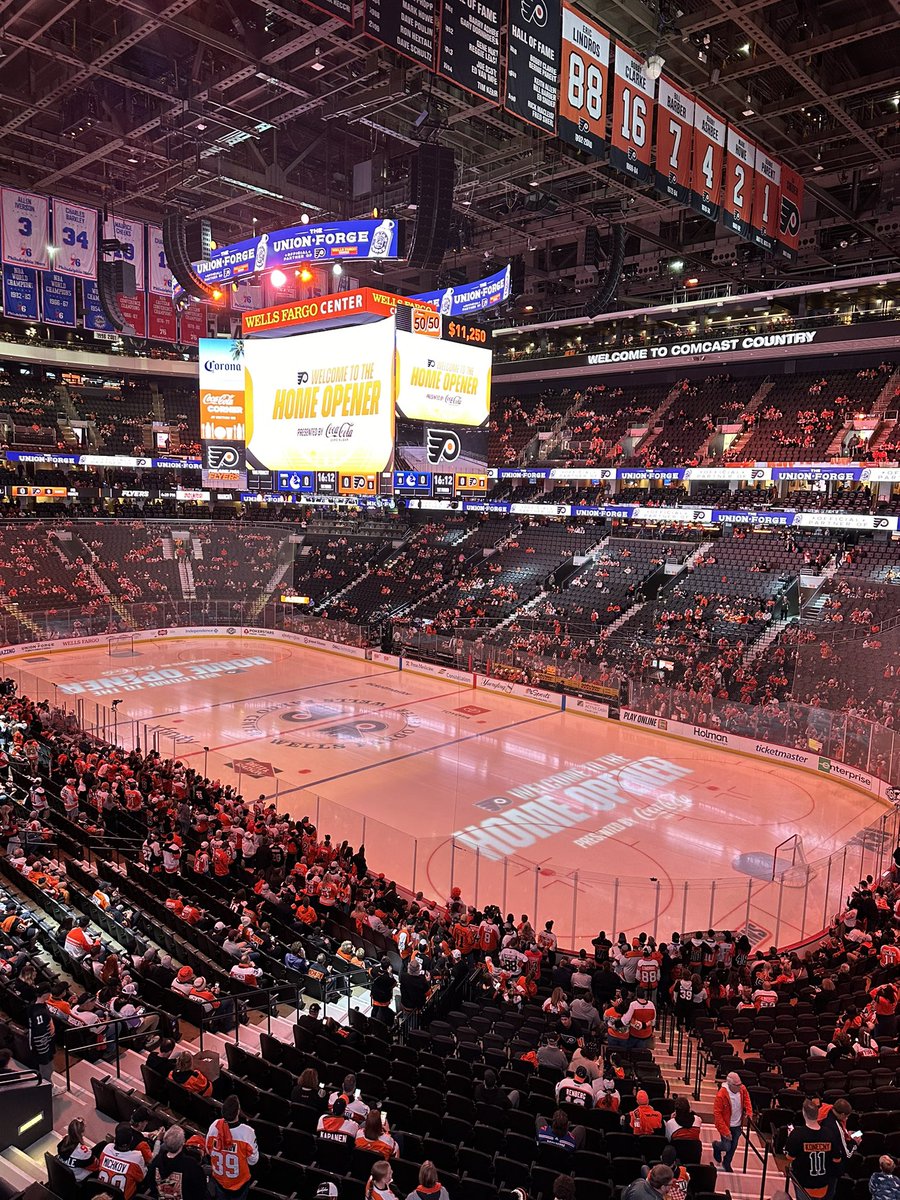 pluelul's tweet photo. #letsgoflyers https://t.co/ib44wOBryK