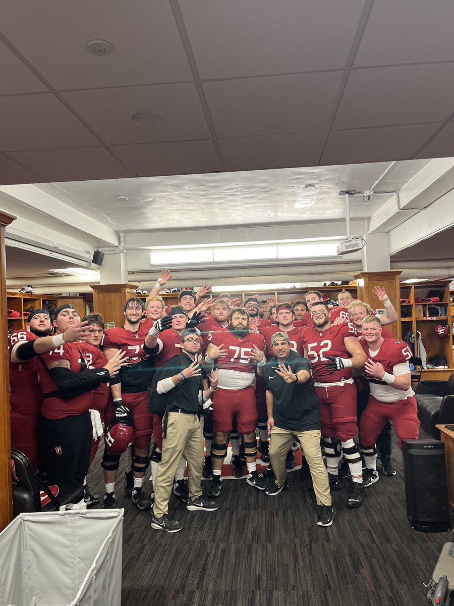 CoachJimJackson's tweet photo. Win 4 was a tough one!!! Coach Lindsey used to say you play hard just until there are 00:00 on the clock!!! It took all of that time today! #FFEO #GetAPiece #2MinEqualsTechniqueTime https://t.co/ASS7PL7Mc9