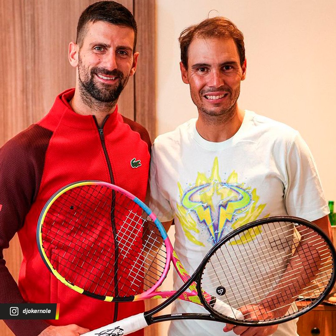 ESPNtenis's tweet photo. Luego del último baile, Novak Djokovic y Rafael Nadal firmaron sus raquetas y las intercambiaron. ❤️

Hemos sido testigos de una de las mayores rivalidades en la historia del deporte. 💯 https://t.co/9T62pVoLRw