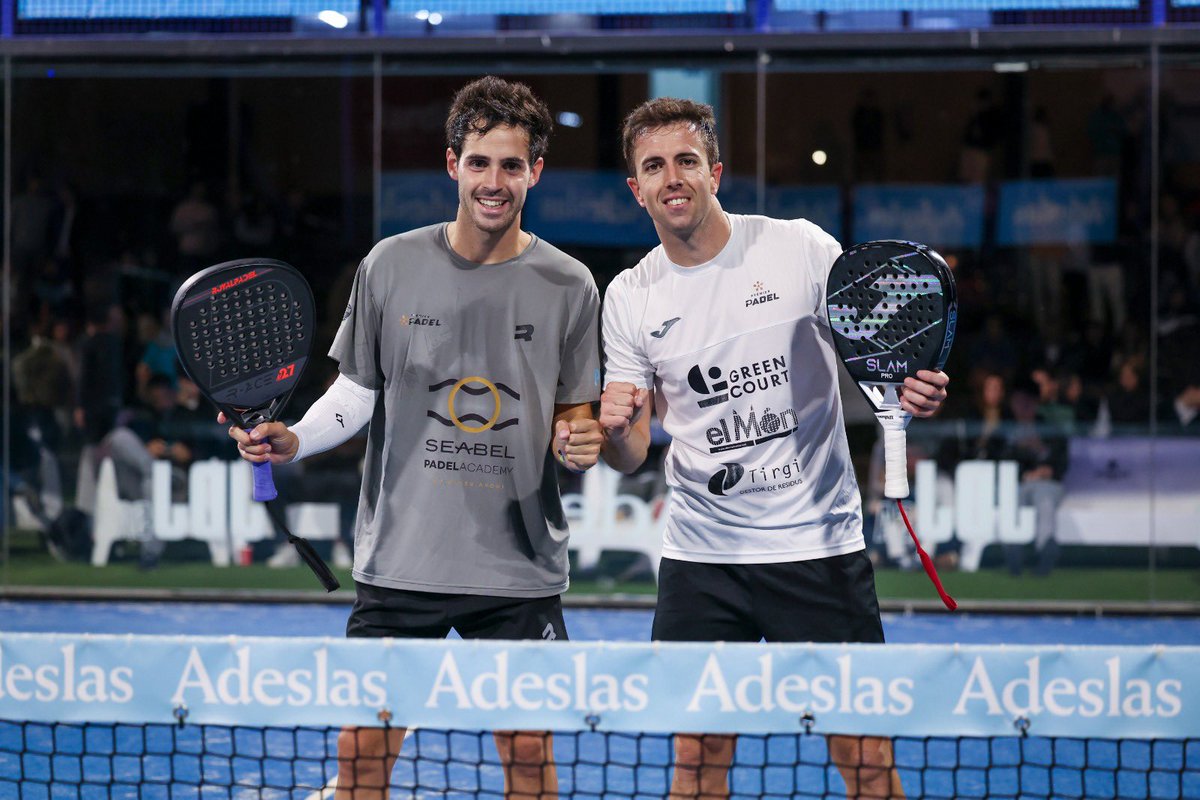 FCatalanaPadel's tweet photo. Ja tenim masculins! 🙌🏽🔝

La parella formada per Roger Aromi i Ferran Insa i la parella formada per Enric Sanmartí i Tonet Sans demà disputaran el partit que definirà els pròxims Campions de Catalunya d’aquest 2024🏆

👉🏽 Demà a les 10:00h us esperem a tots/es al @clubjunior1917 https://t.co/l1Xf8D3o4G