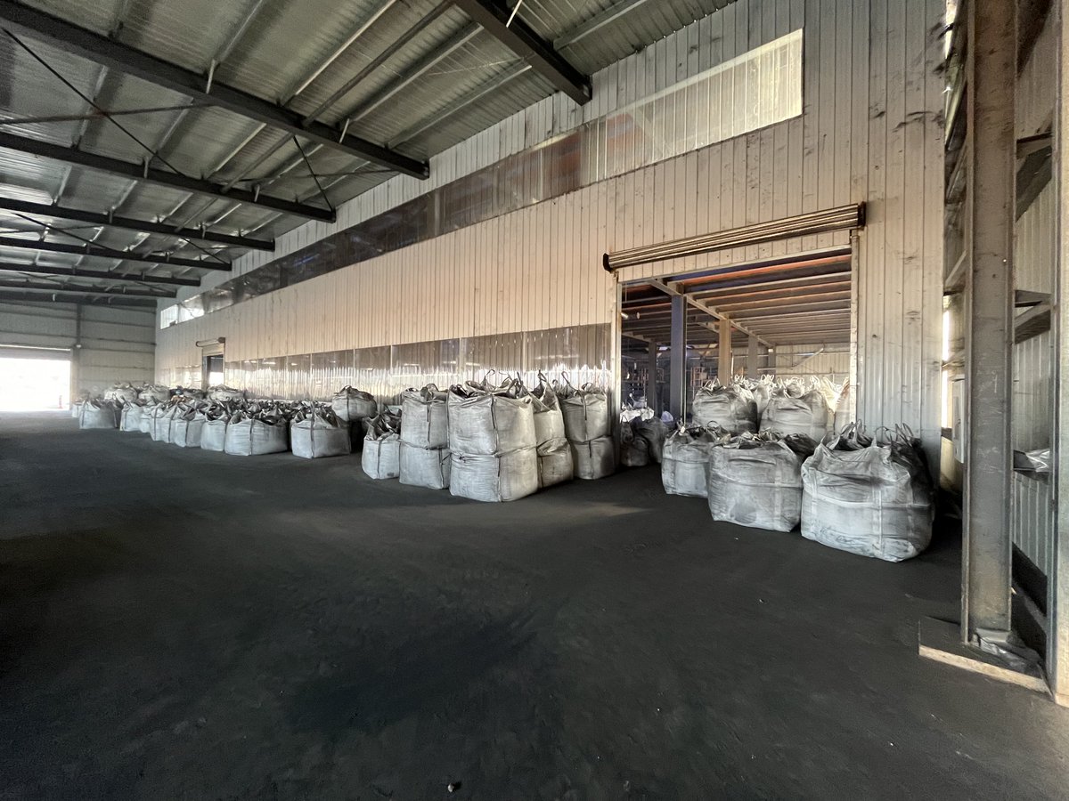 Mike Elliott (@mikeonmining) on Twitter photo Operational changes to the way #graphite concentrate has been fed to the Rotex screens has improved screening efficiency at #LindiJumbo. This has resulted in less bags failing the >80% size fraction test during October. A positive for average realised prices.
<a href="/WalkaboutRes/">Walkabout Resources</a> Operational changes to the way #graphite concentrate has been fed to the Rotex screens has improved screening efficiency at #LindiJumbo. This has resulted in less bags failing the >80% size fraction test during October. A positive for average realised prices.
<a href="/WalkaboutRes/">Walkabout Resources</a>