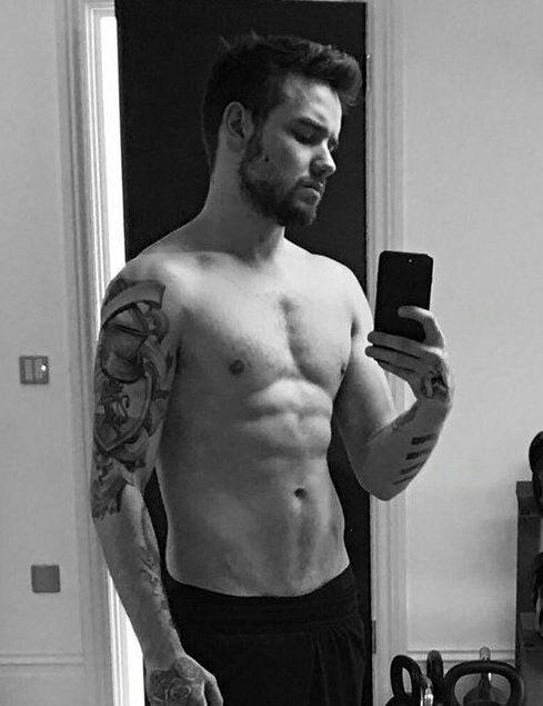 AgustMaxim624's tweet photo. LIAM PAYNE CUERPO
Liam's body
fotos  de Liam Payne https://t.co/CjhdyA6TZM