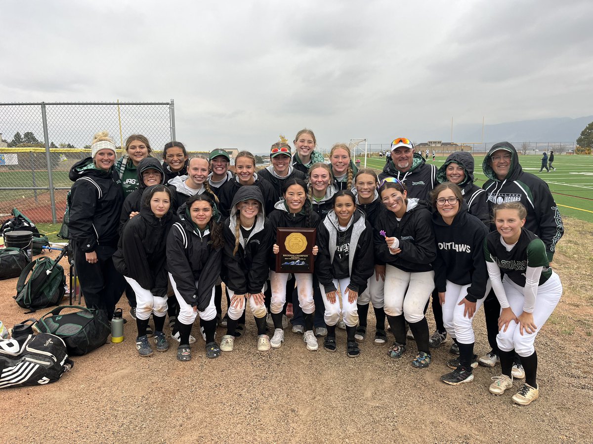 TessMiller2025's tweet photo. State Bound! Had a great day yesterday winning our regional! Had 12Ks in 2 games with and ERA of 1.5 and hit .500 on the day. Can’t wait to take the field next weekend at state! @CoachSanders22 @Coach_Bunnell7 @Coach_G_CMU @UCCSSoftball https://t.co/gGTP7ufi4u