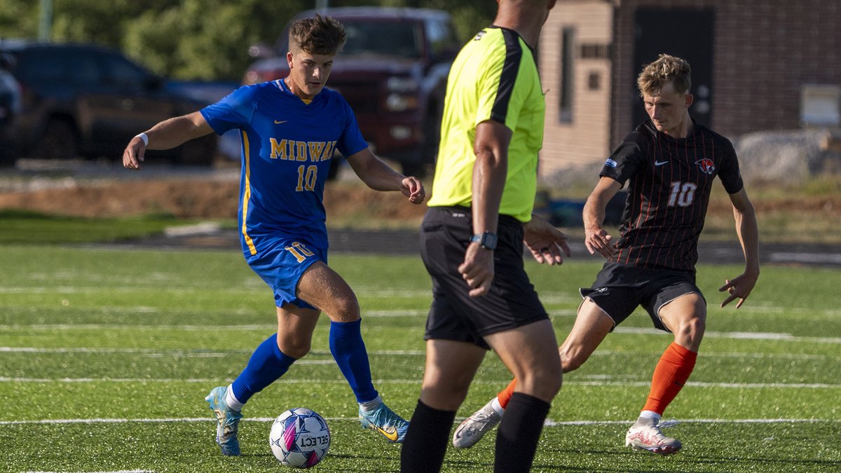GoMidwayEagles's tweet photo. [RECAP] Ben Banton scored in the first half while Connor Vincent and the defense pitched their third shutout of the year, as the Midway men's soccer team picked up a critical win at Saint Mary of the Woods Saturday - https://t.co/59GryNEus5 https://t.co/B3VPmapgKV