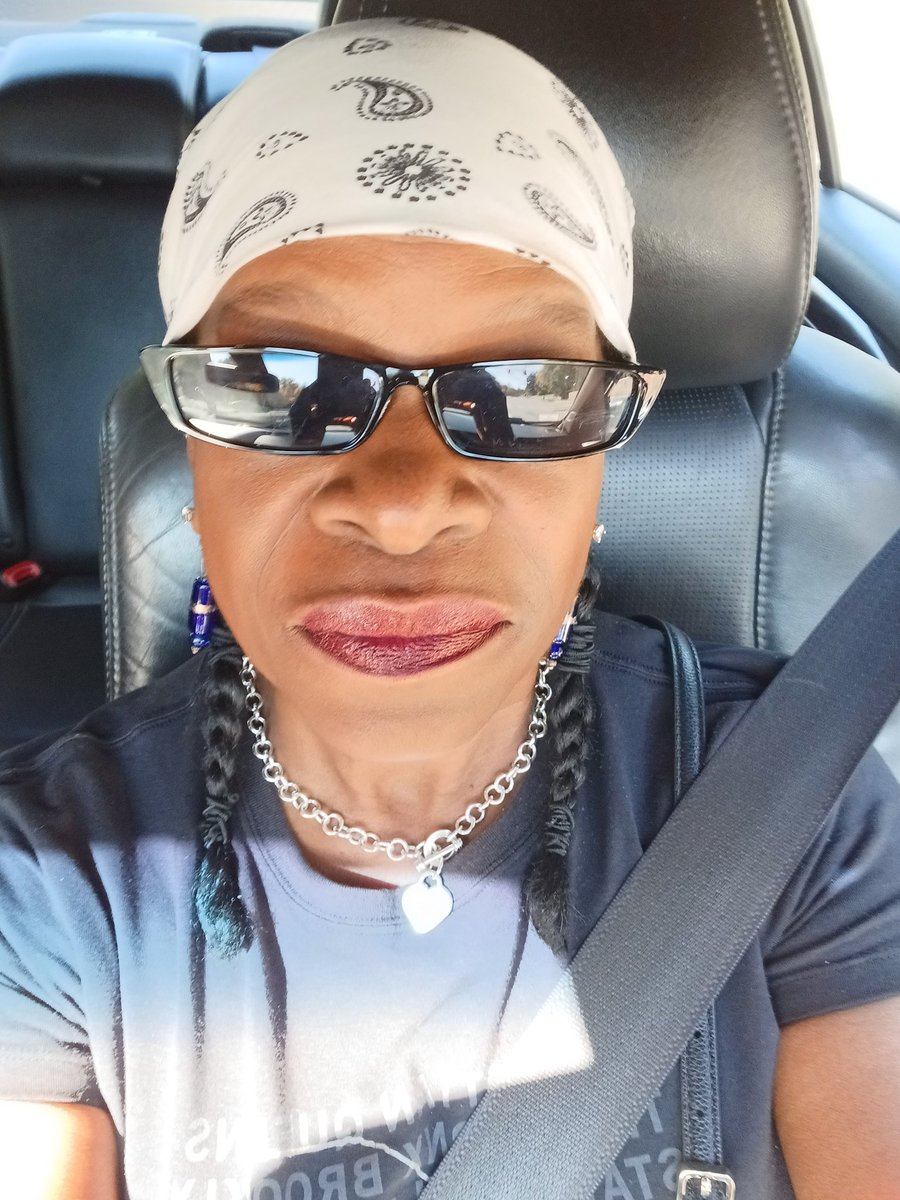 SheShe0430's tweet photo. Another unusually warm Fall day!. Hope ur all enjoying ur Saturday!. 💗 #SisterTribe #EachOneLIFTone
@bowley115 @eh1171 @VMinuz @lynore2010 @LindsayHope2121 @lisabuffaloe @LaylaHawke2 @saylahachey @FaithFocused_ @IIIDeaton @TracyBa47866523 @colmalloy Hope ur better @TJBrackeen https://t.co/wEHXZ8Aw48
