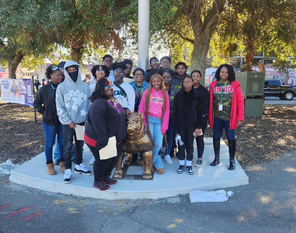 Hornet scholars at SCSU Youth Day! Thanks Dr. Mitchell, Mrs. Samuels, and Chris Young for hosting future Bulldogs today!