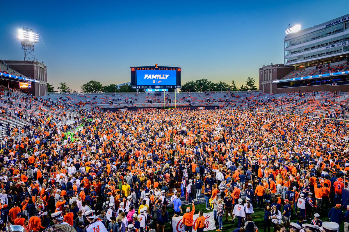 UofIllinois's tweet photo. W in 1924. W in 2024. https://t.co/LtXsPuuo95