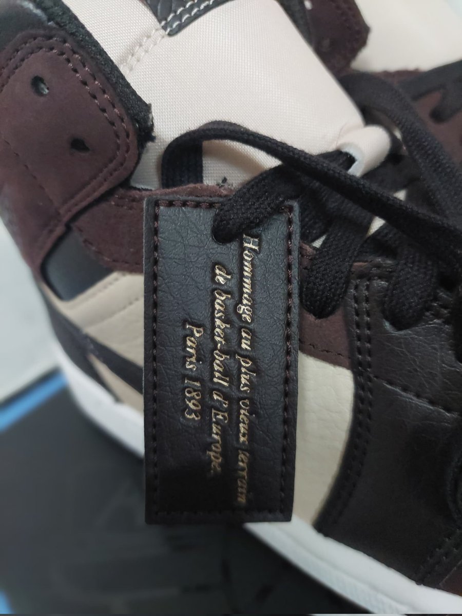 harisghaz's tweet photo. NIKE Air Jordan 1 mid SE
Paris YMCA

Condition: Brand new
Colorway: velvet brown/earth-sanddrift
Saiz: UK8/27cm/EU42.5

Berminat boleh bagitahu saya,tak minat boleh bagitahu member hehehe https://t.co/ahADhTB72a