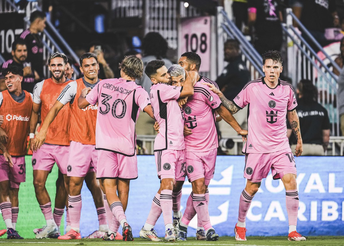 JordiAlba's tweet photo. ¡Hoy hemos hecho historia en la @MLS! 7️⃣4️⃣💗🖤

Ahora toca darlo todo en los playoffs. VAMOS, EQUIPO!!! 💪🏻🦩 https://t.co/EcUzEBJSsE