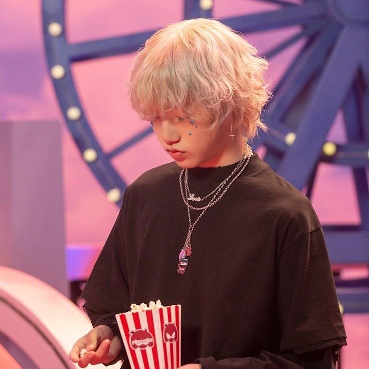 ☼ iz ☼ tweet media