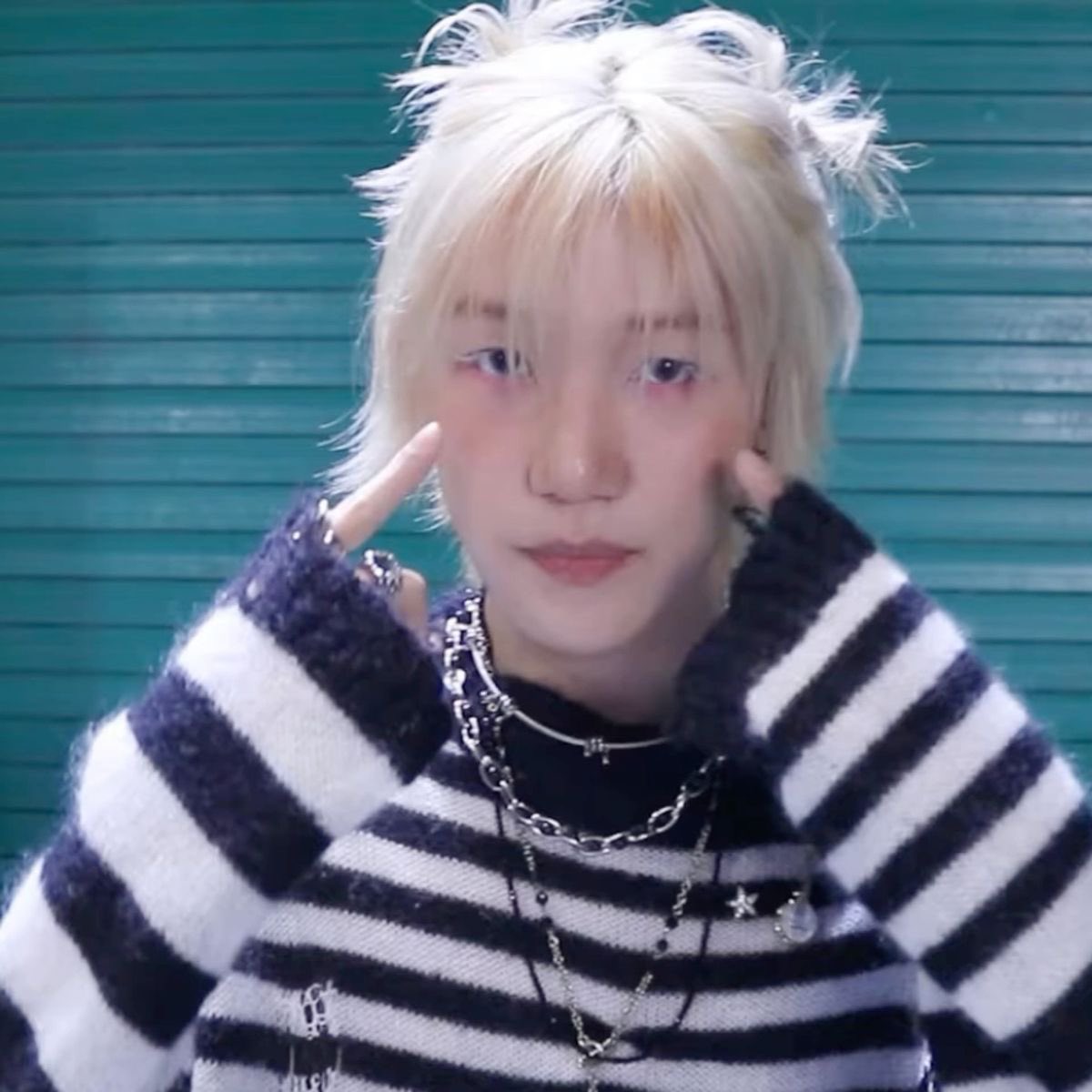 ☼ iz ☼ tweet media