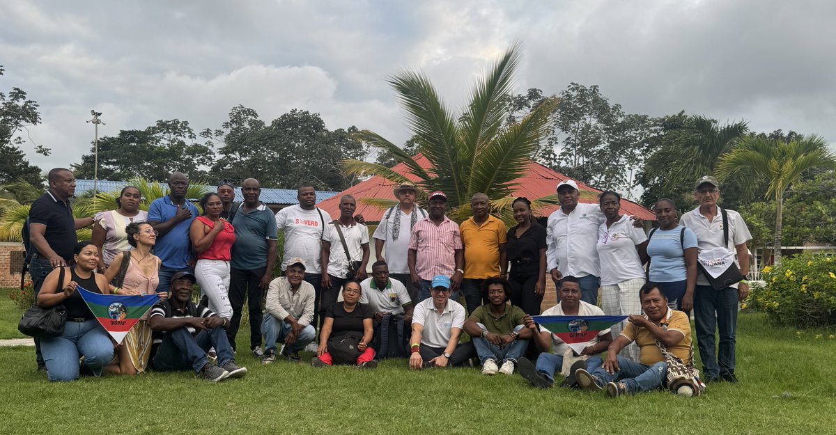 Bonito encuentro para hablar de proceso de examen crítico de la hoja de coca solicitado a <a href="/ONU_es/">Naciones Unidas</a> <a href="/OPSOMS_Col/">OPS/OMS Colombia</a> por <a href="/LuchoXBolivia/">Luis Alberto Arce Catacora (Lucho Arce)</a> <a href="/LaramaDavid/">David Choquehuanca</a> <a href="/petrogustavo/">Gustavo Petro</a> <a href="/infopresidencia/">Presidencia Colombia 🇨🇴</a>  con liderazgos de Pacífico Nariñense <a href="/ReDHPaNa/">ReDhPaNa</a> <a href="/CRecompas/">Corporacion Red de Consejos Comunitarios RECOMPAS</a>. <a href="/CND_tweets/">UN Commission on Narcotic Drugs</a> Hoja de coca debe desclasificarse.