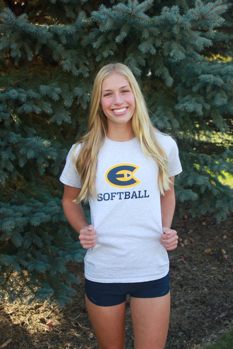 smithmarlee03's tweet image. Next 4💙💛 @UWECSoftball