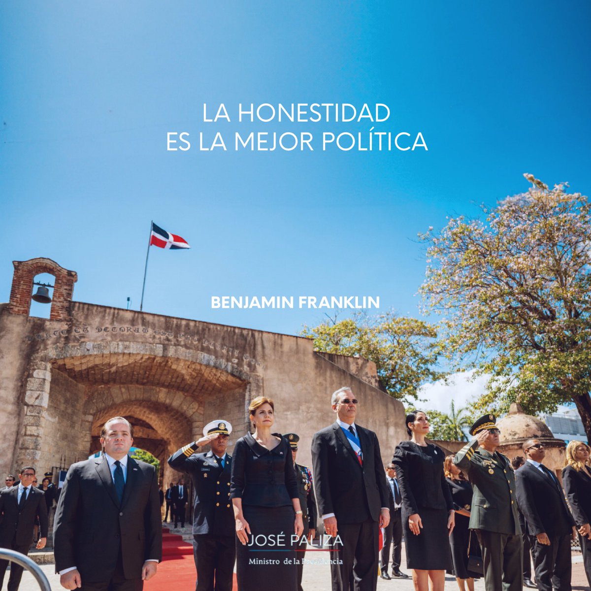 Orgulloso de trabajar con un presidente honesto que siempre escucha a la gente. <a href="/luisabinader/">Luis Abinader</a>