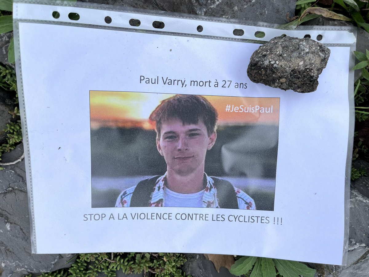 FARàVélo (@faravelo) on Twitter photo Merci de tout 🖤 à ceulles qui sont venu à la Vache Noire pour exprimer leur solidarité suite au meurtre de Paul.
Nous demandons à <a href="/vallee_sud/">Vallée Sud - Grand Paris</a> <a href="/hautsdeseinefr/">Département des Hauts-de-Seine</a> d’accélérer la sécurisation des routes et de convaincre les maires qui freinent cette démarche urgente. #JeSuisPaul Merci de tout 🖤 à ceulles qui sont venu à la Vache Noire pour exprimer leur solidarité suite au meurtre de Paul.
Nous demandons à <a href="/vallee_sud/">Vallée Sud - Grand Paris</a> <a href="/hautsdeseinefr/">Département des Hauts-de-Seine</a> d’accélérer la sécurisation des routes et de convaincre les maires qui freinent cette démarche urgente. #JeSuisPaul