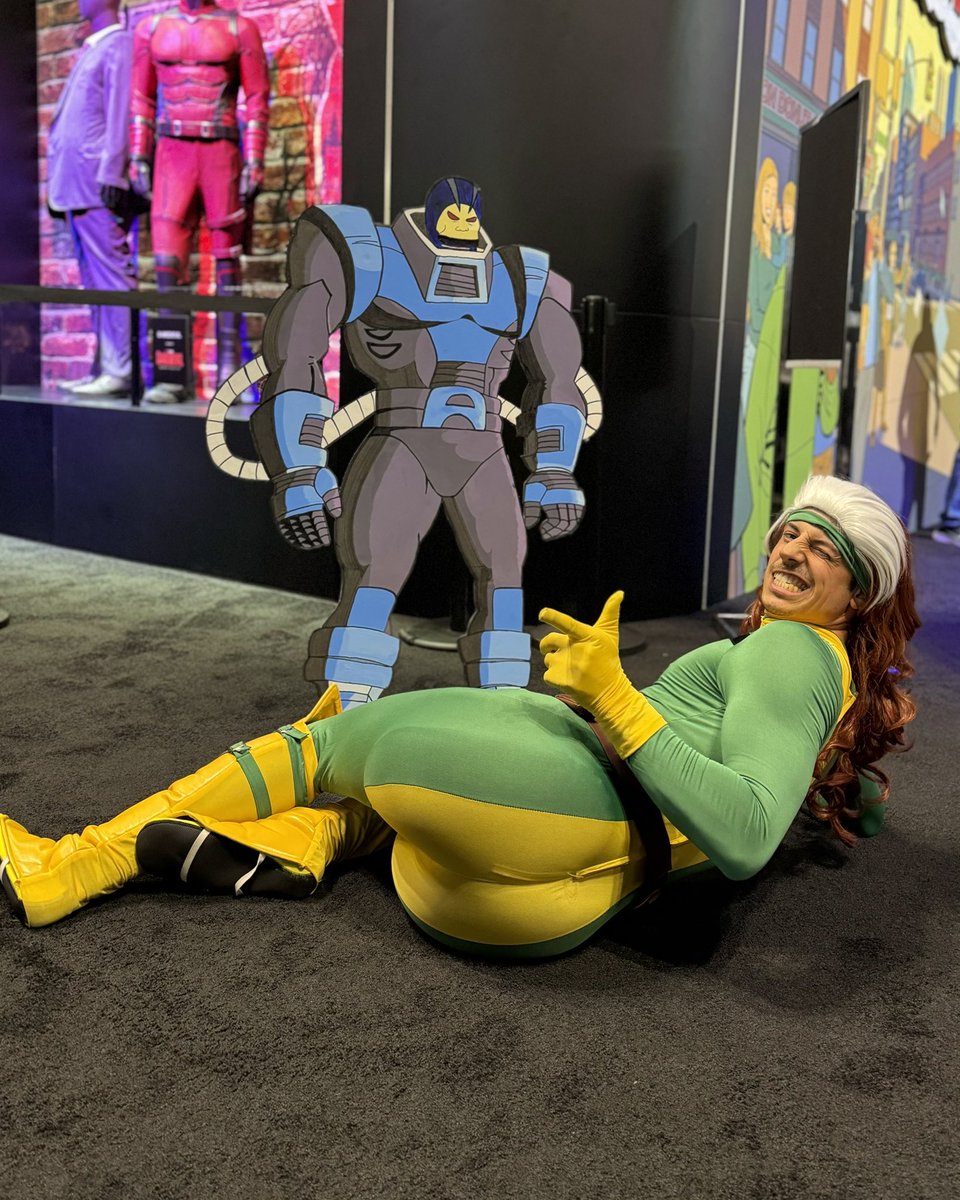 Marvel's tweet photo. X-Men took over #NYCC ❌ https://t.co/Es3KfeUUZm