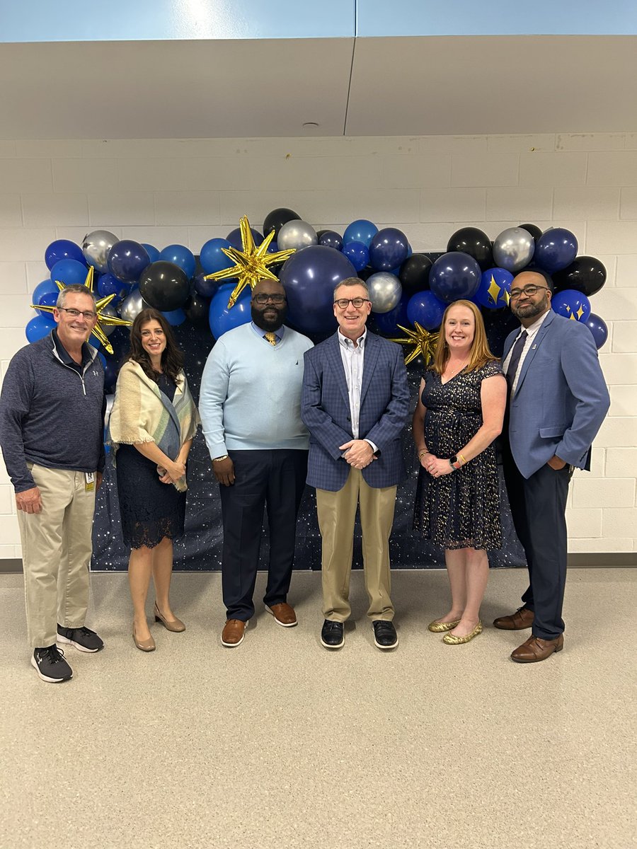 EdWithLA's tweet photo. Homecoming Dance @WillowSpringHS 💙🩵💛🌩️🌪️Missing @TheLABSaga #WSHSAdminTeam @WMartinWCPSS @NHicks76 @planwithcarl @smorey77 https://t.co/nnemAevxbr