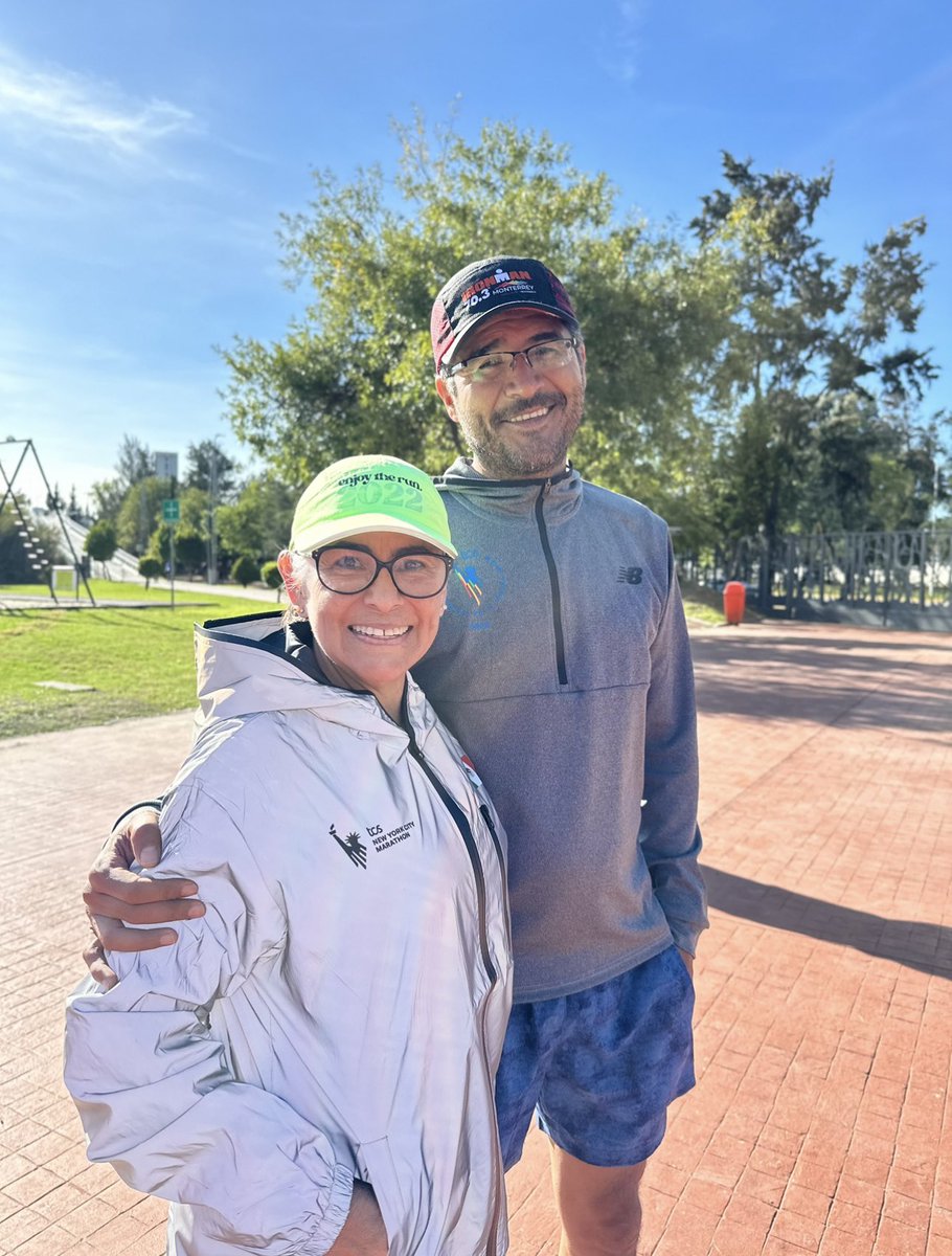 Glacue64's tweet photo. Amigos #felizsabadito
Hoy despedida del #Team
Rumbo a @nycmarathon
@WMMajors ♥️💪
#14k #sumandokms
@logrartusmetas
@ManicomioRunner
@ComuniRunners
@MeEncantaCorrer
@CorroAMiPaso
Buen #findes
Y mañana última larga! https://t.co/fJmu5VTgls