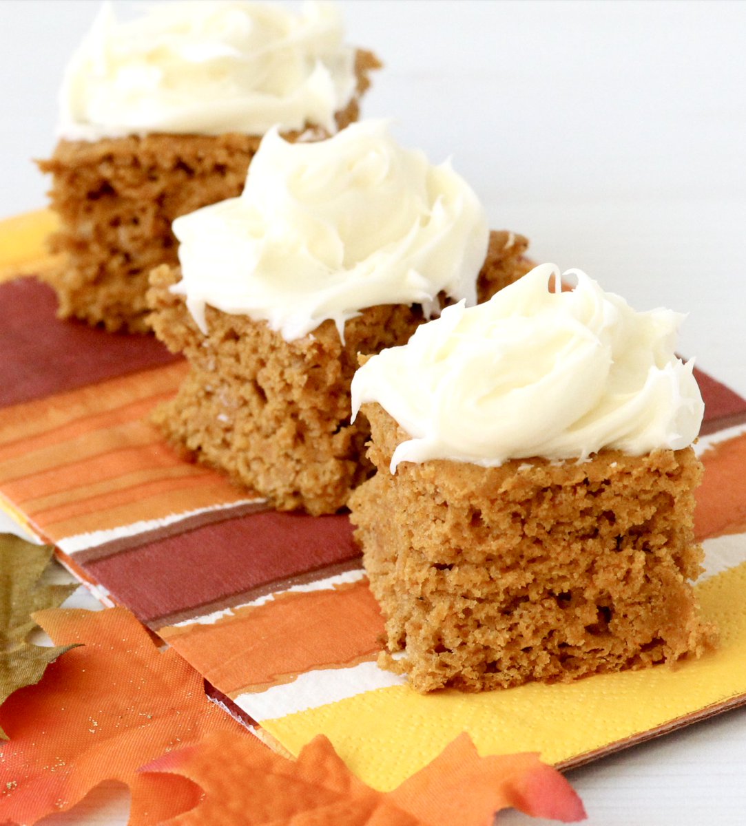 2 Ingredient Cake Mix Pumpkin Bars! 🍂

Made with real pumpkin, these yummy pumpkin bars with cream cheese are perfect for a breakfast-on-the-go, dessert, or an after-school snack! 😋

GO GRAB THE #RECIPE HERE -> diythrill.com/.../21/cake-mi…