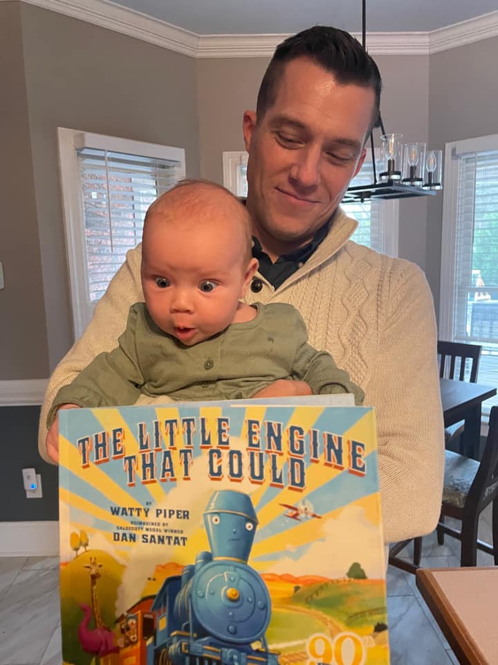 dollyslibrary's tweet image. Which #DollysLibrary books did you read with your little one today? Let us know in the comments! (📸: Liz M.) #ReadMore