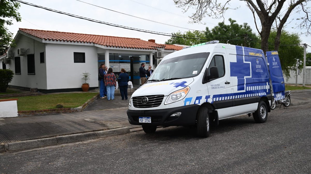 SosaAbella's tweet photo. En esta semana entregamos ambulancias cero km en las Policlínicas de Ombúes de Lavalle (Colonia) y Nuevo Berlín (Río Negro).
Con estas 2 ambulancias alcanzamos los 210 móviles entregados en este periodo.
#descentralización
#AsseEnMarcha💪🏻 https://t.co/KmgRYTd6iF