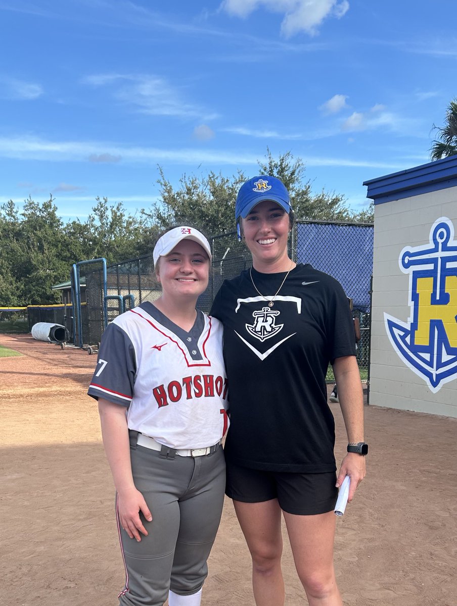 ryly_14's tweet image. Had an amazing time at @RollinsSoftball today!! Loved the atmosphere and the campus was gorgeous 💕! Met @A_Goodwin2028 and went with my teammate Rayne Cohen 2028.
Anchor up tar down ⚓️💪🏻
#softball #ClassOf2027 #onthegrind #chasingdreams