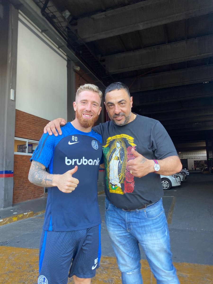 christievange's tweet photo. Estos 2 son la esperanza de un San Lorenzo distinto, que empiece a mostrar más compromiso y personalidad, que despeguemos de este presente urgente MUCHA SUERTE MIGUEL ANGEL en esta revancha 💙❤️💙San Lorenzo sobre todo y todos https://t.co/7dZBs4JimH