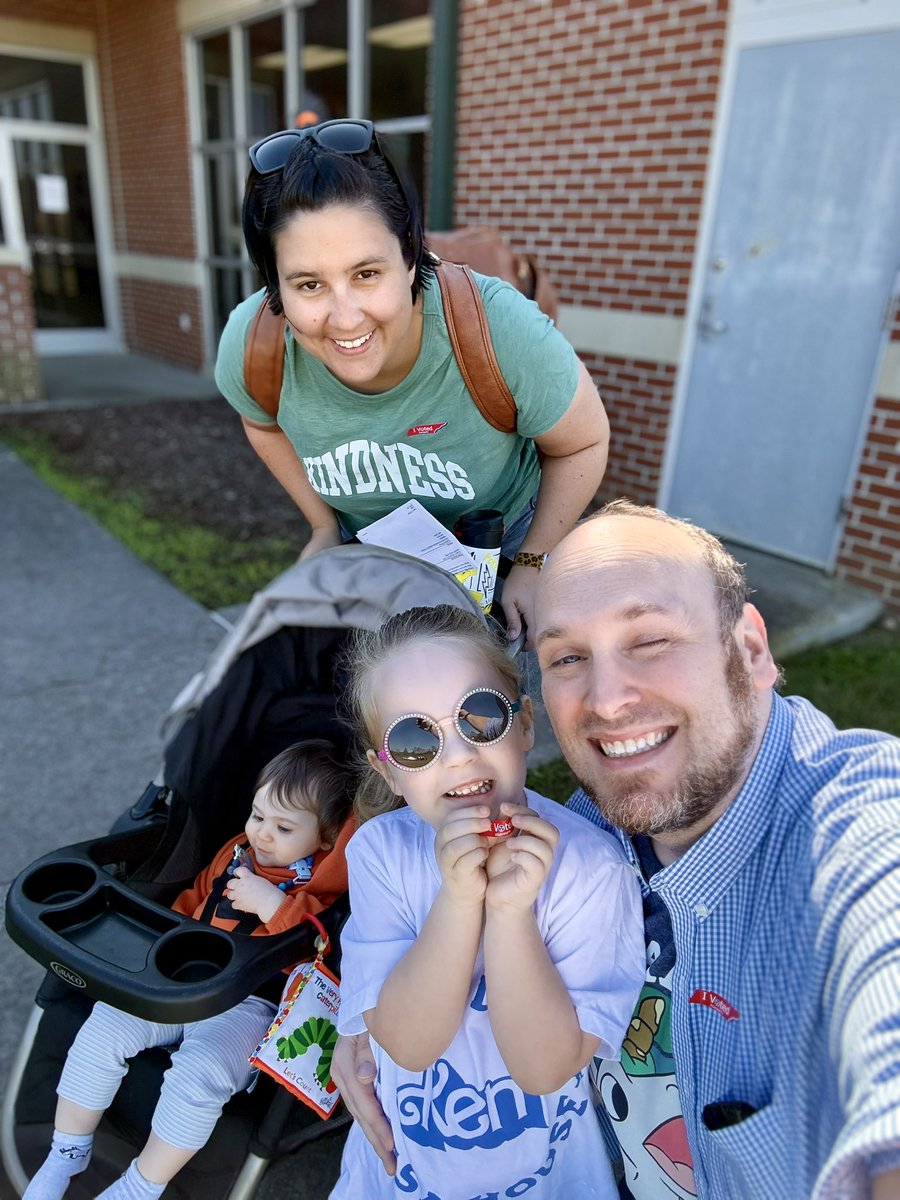 Mat2magic's tweet image. Today we took our 4-year-old daughter to go vote for the first “girl president” @KamalaHarris ❤️🤍💙