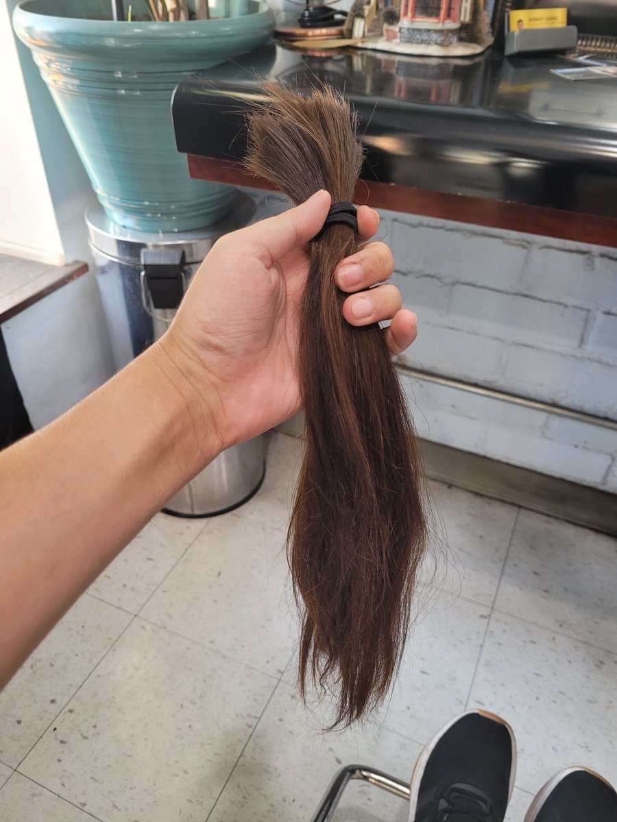 WaywardSera's tweet photo. Goodbye hair. Hopefully Locks of Love gives you to someone that loves you too. https://t.co/d5Dwpwmq2T