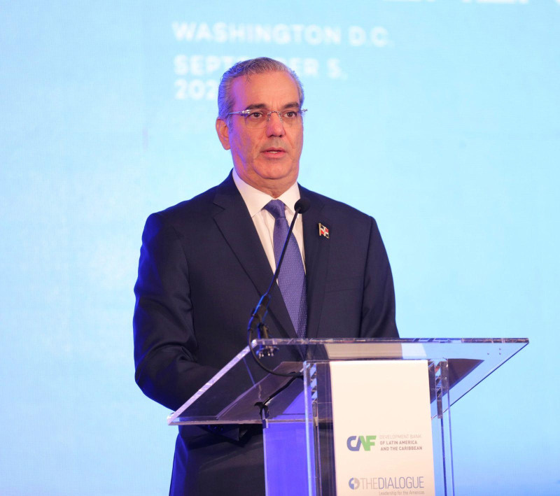 ListinDiario's tweet image. El presidente Luis Abinader ha solicitado este sábado el retiro “inmediato” del proyecto de Ley de Modernización Fiscal, después de que no recibiera el apoyo de la sociedad y algunos sectores económicos.

👉👉Lea: listindiario.com/la-republica/g…

#ListínDiario