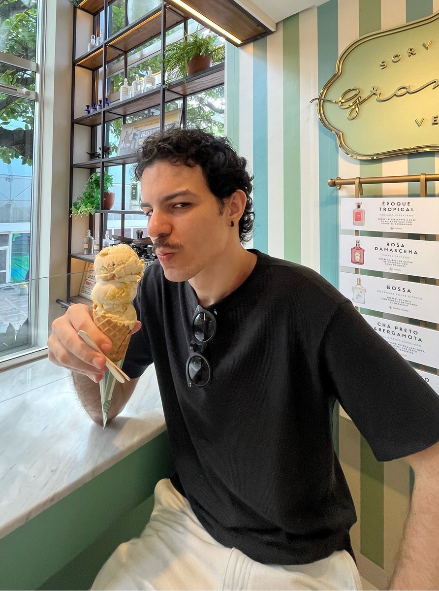 mavi 🖍 tweet media