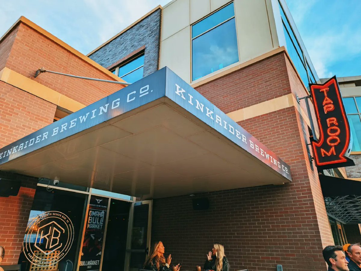 Hard to beat a beautiful fall evening at Kinkaider before a Maverick hockey game. 🍻🏒