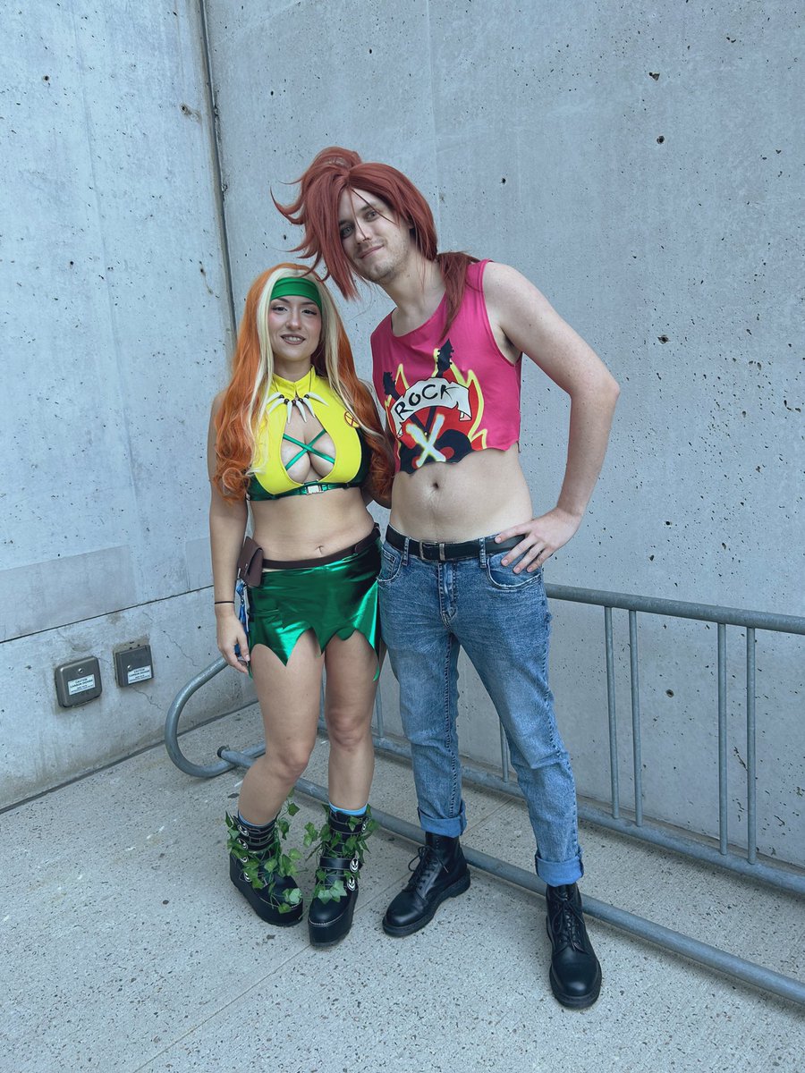 PhoenixRyot's tweet photo. Rockin’ crop tops at Comic-Con 💕 The couple the slays together, stays together ✨ 
#NYCC #NYCC2024 #Romy #Rogambit https://t.co/n35FDYyeAU