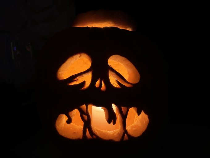 1 pic. I never showed you guys my pumpkins how cool are they?!?! https://t.co/Vm8iIEGUPU