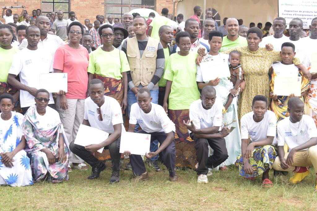 ABPInfos's tweet photo. 3/n Pour cette année scolaire 2024-2025, les Centres d'Enseignement des Métiers #Mwenya, #Rushubije et #Buhoro, respectivement des Communes #Kirundo, #Ntega et #Bwambarangwe ont accueilli 297 apprenants. https://t.co/gRURzV5JBI