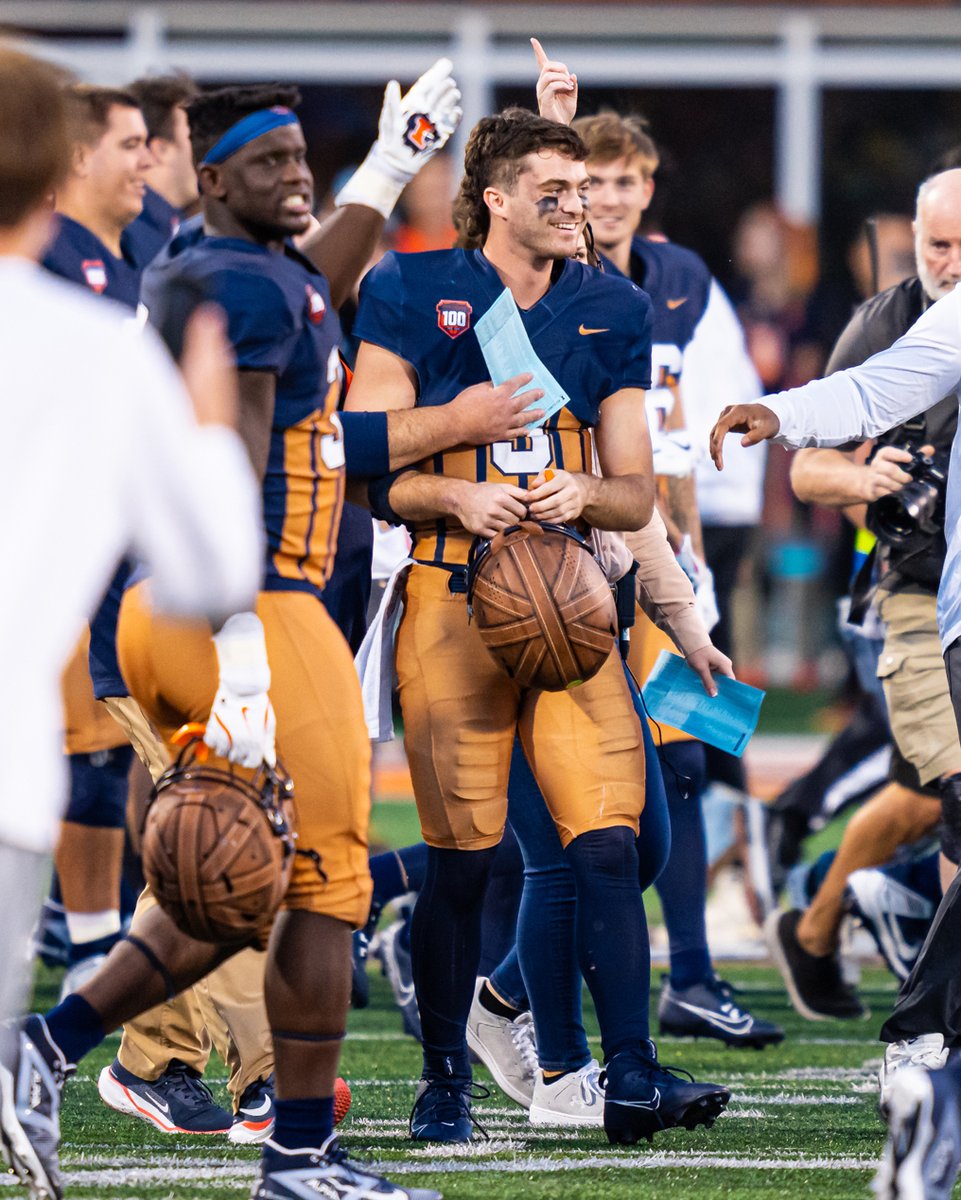 IlliniFootball's tweet photo. For everyone that has been part of this famILLy for the last 100 years.

#Illini // #HTTO // #famILLy https://t.co/sx8bftPtxy
