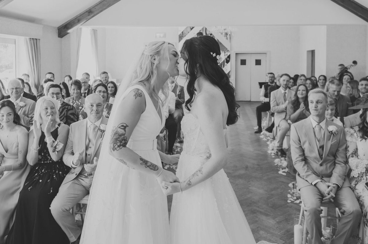 lesbehonestluce's tweet photo. the kind of love that you only find once in a lifetime https://t.co/huxcaZysLT