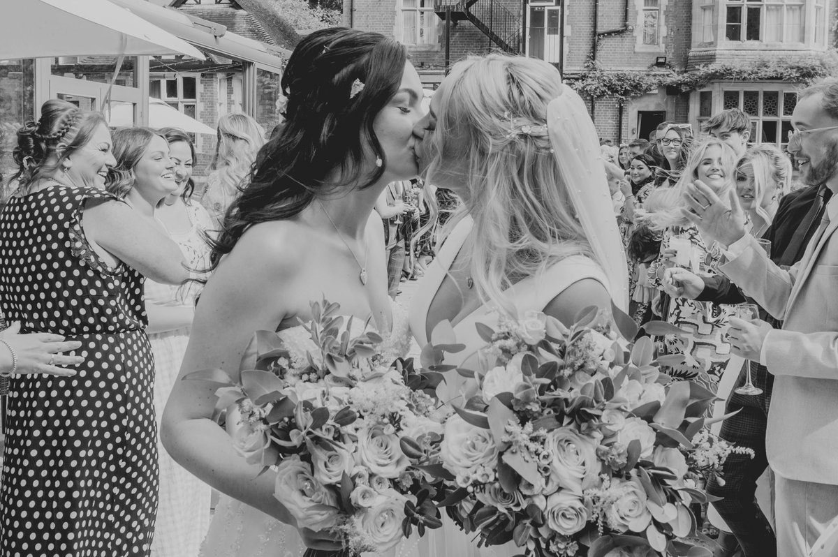 lesbehonestluce's tweet photo. the kind of love that you only find once in a lifetime https://t.co/huxcaZysLT
