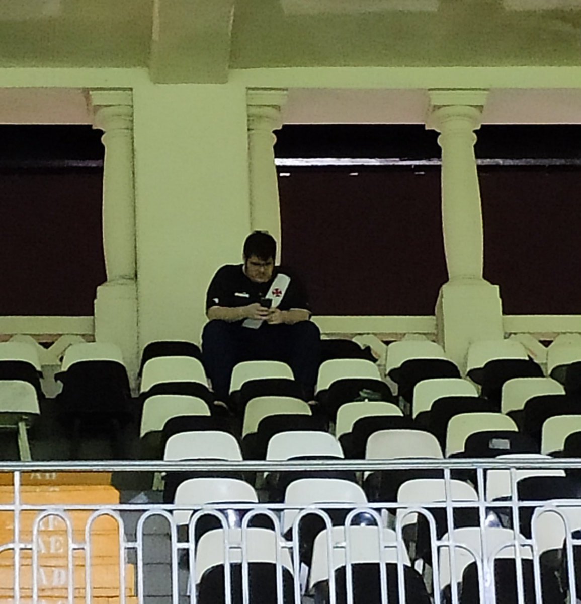 CentralFlaNacao's tweet photo. ELIMINADO https://t.co/NjWCiXrWSo