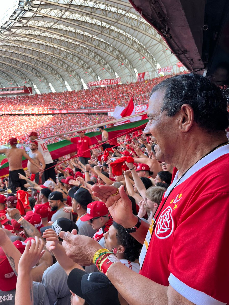 SCInternacional's tweet photo. O maior 𝟕 do Sul estava em casa. 👑🇦🇹

Teu povo te ama, Valdomiro! 🫶 https://t.co/wg4Ez1fCqi