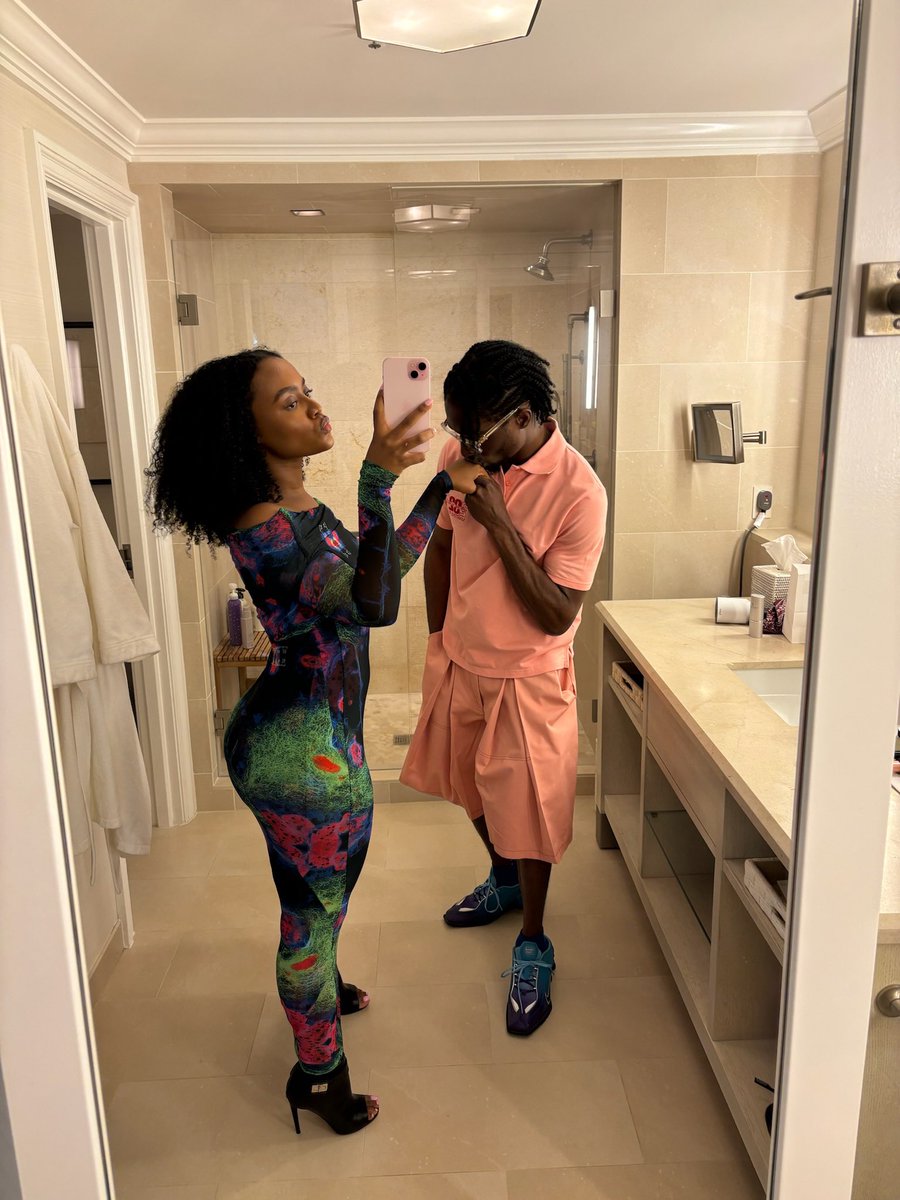 GUACAWOLE's tweet photo. SHEIN some shit these other bitches can’t pronounce 😍 https://t.co/ExpxctDFGS