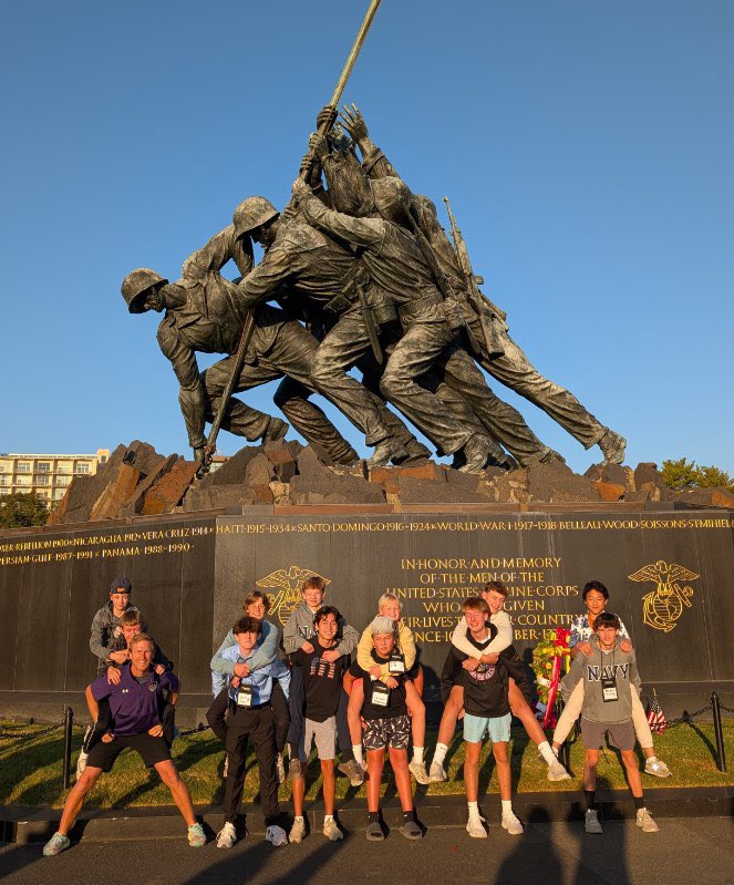 CMSE8DC's tweet photo. Small groups Peterson, Slavik, Platto &amp; Tornquist at the Iwo Jima Memorial. https://t.co/Ab4NakAHjx