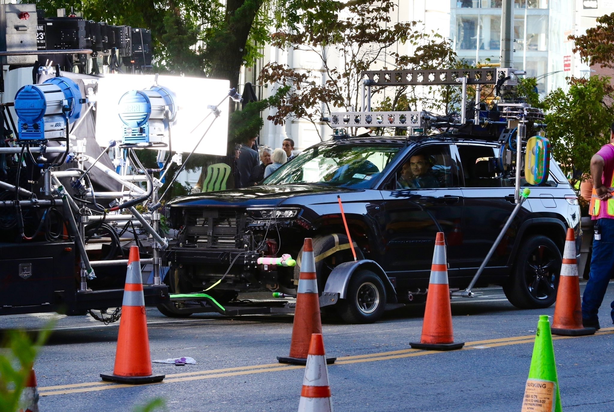 deuxmoi on X: "Scarlett Johansson & Rupert Friend filming “Jurassic World  Rebirth” in NYC 📸 @BackgridUS https://t.co/cCIBJB0YYP" / X