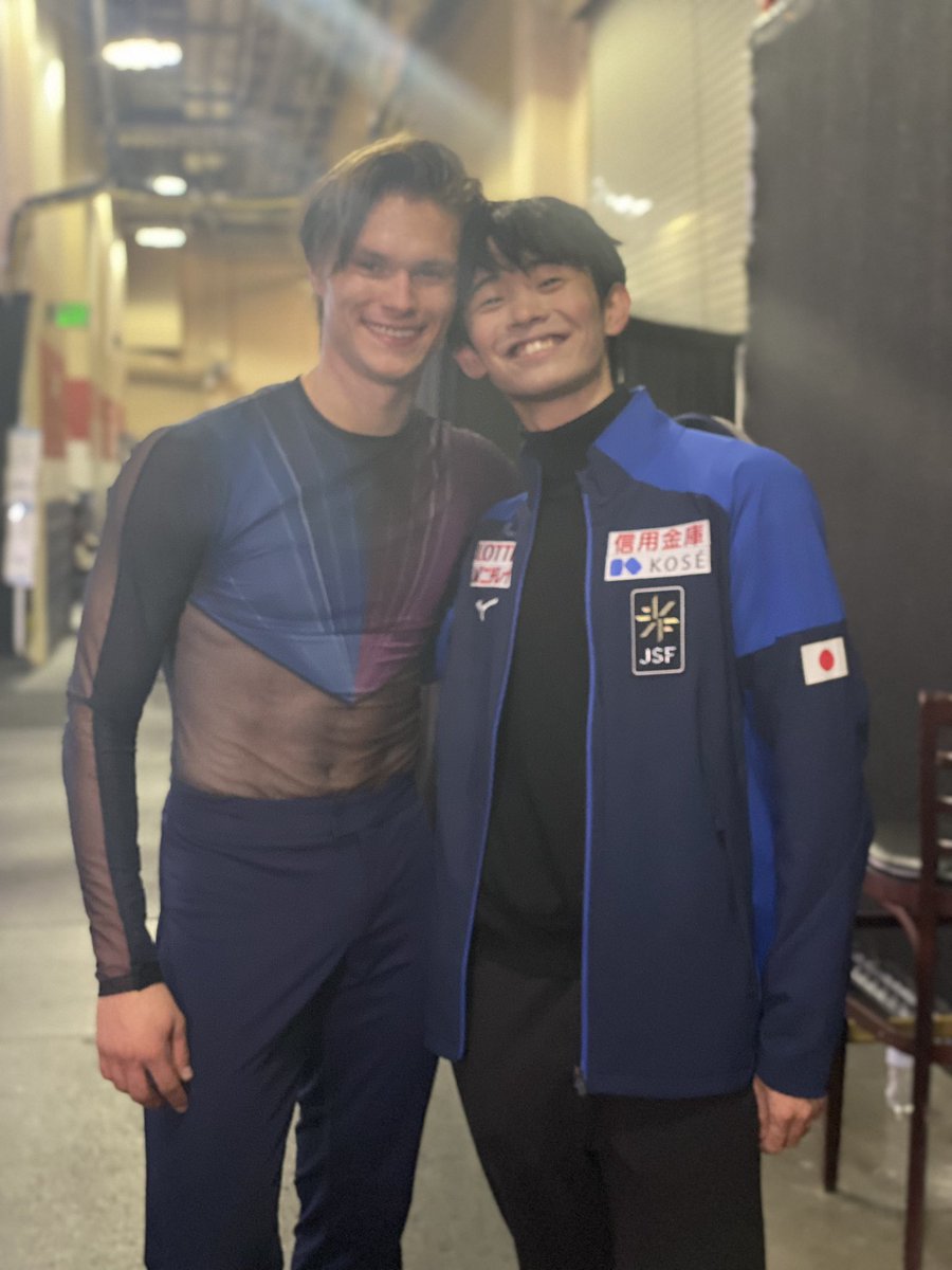 Golden Skate tweet media