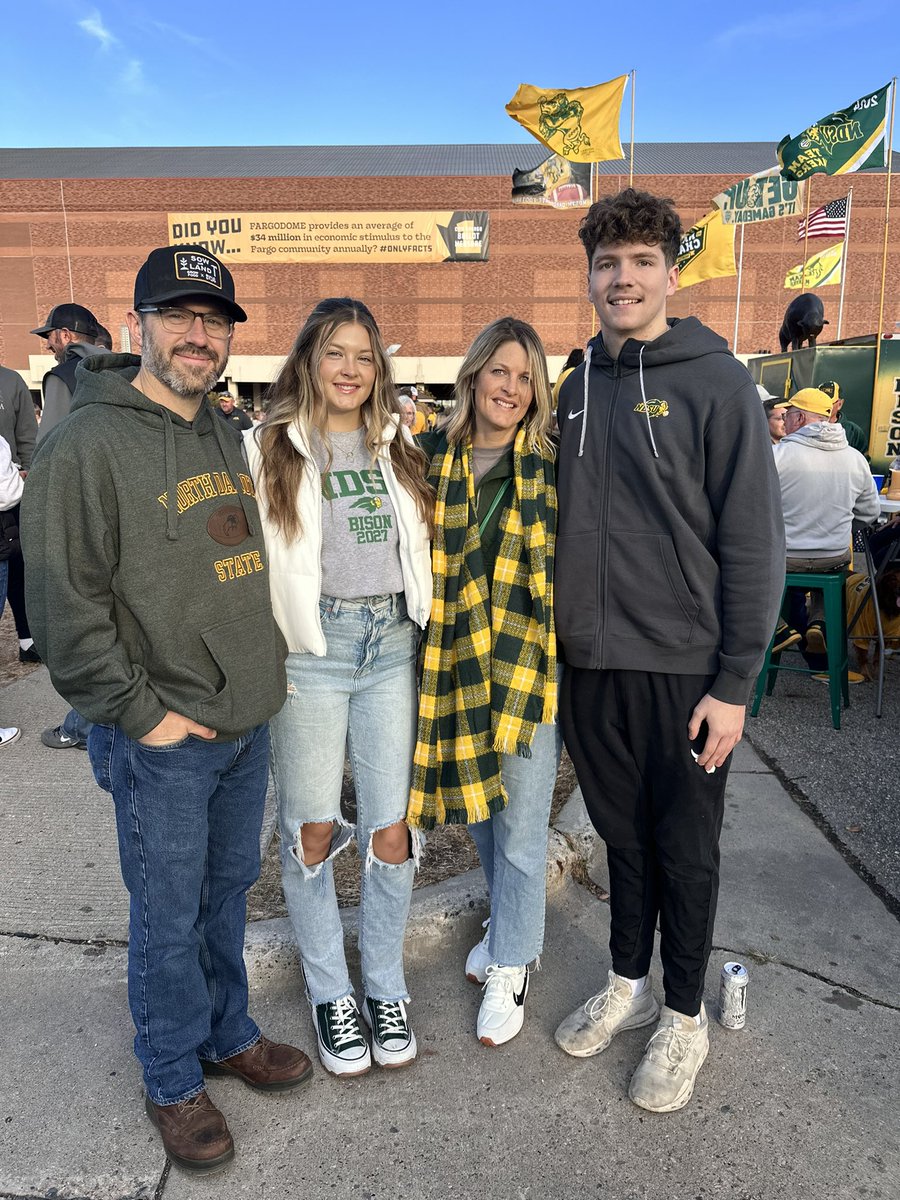 #Scheelsgameday 🦬💚💛