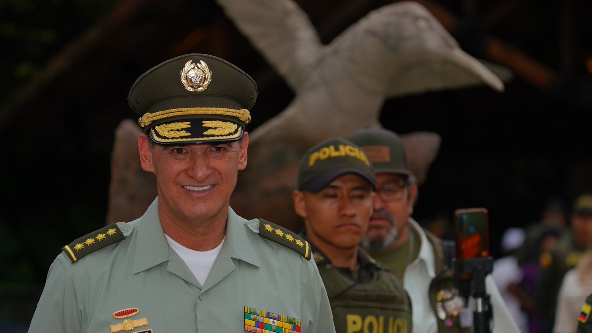 susanamuhamad's tweet photo. Proteger el agua, es proteger la vida. Por eso, celebro que, en un acto histórico, la @PoliciaColombia anuncie la creación de la Policía del Agua, la primera del mundo en su tipo.

A poco de iniciar la #COP16, no hay mejor hecho de paz, que lanzar este cuerpo especializado para la protección y preservación de nuestros recursos hídricos. Con 8.000 agentes capacitados, apoyo internacional y tecnología avanzada, estamos dando pasos firmes para construir la paz entre nosotros y con la naturaleza.

#LlegaLaCOP16