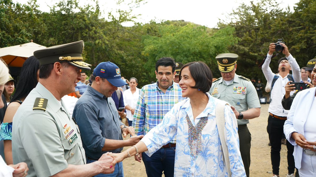 susanamuhamad's tweet photo. Proteger el agua, es proteger la vida. Por eso, celebro que, en un acto histórico, la @PoliciaColombia anuncie la creación de la Policía del Agua, la primera del mundo en su tipo.

A poco de iniciar la #COP16, no hay mejor hecho de paz, que lanzar este cuerpo especializado para la protección y preservación de nuestros recursos hídricos. Con 8.000 agentes capacitados, apoyo internacional y tecnología avanzada, estamos dando pasos firmes para construir la paz entre nosotros y con la naturaleza.

#LlegaLaCOP16